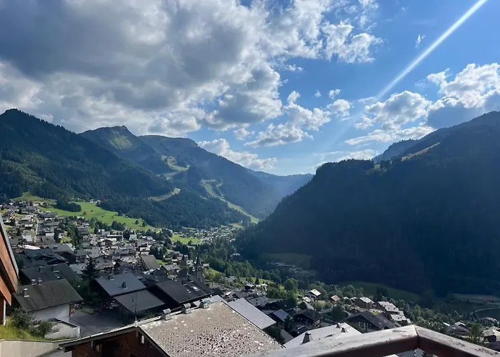 Les Flambeaux: Mountain Retreat With Summer Multipass Option *