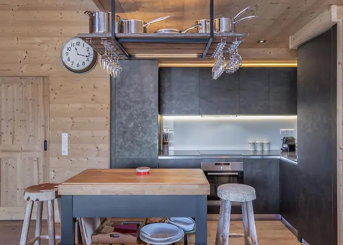 Les Flambeaux: Mountain Retreat With Summer Multipass Option