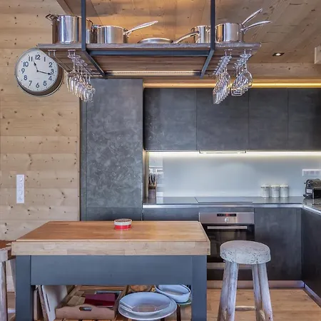 Les Flambeaux: Mountain Retreat With Summer Multipass Option